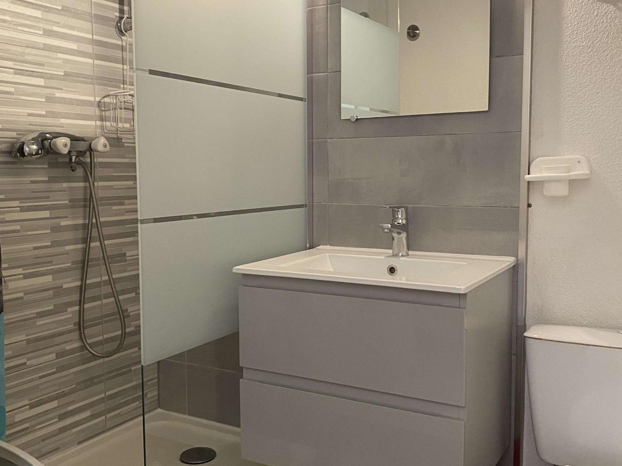 Studio Confort 2* Avec 2 Parkings Prives, Proche Thermes, Calme Et Bien Equipe - Balaruc-Les-Bains - Fr-1-553-114 Exterior photo